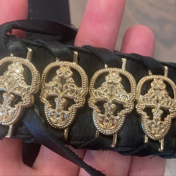 Thomas Wylde Gold Skull Wrap Sandals - Picture 8 of 9